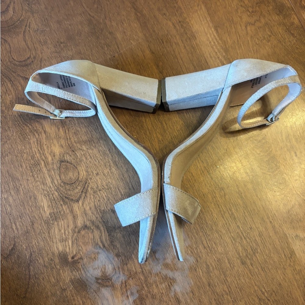 Madden Girl Cream Block Heel Sandals - Picture 4 of 7